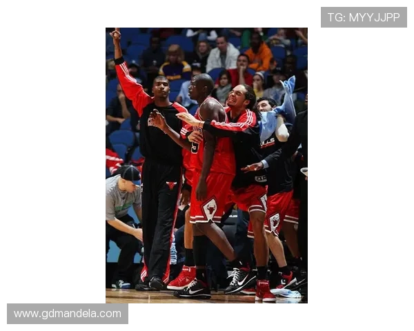 弗莱芒双响拉森建功森建功，狼队半场2-2伯恩利